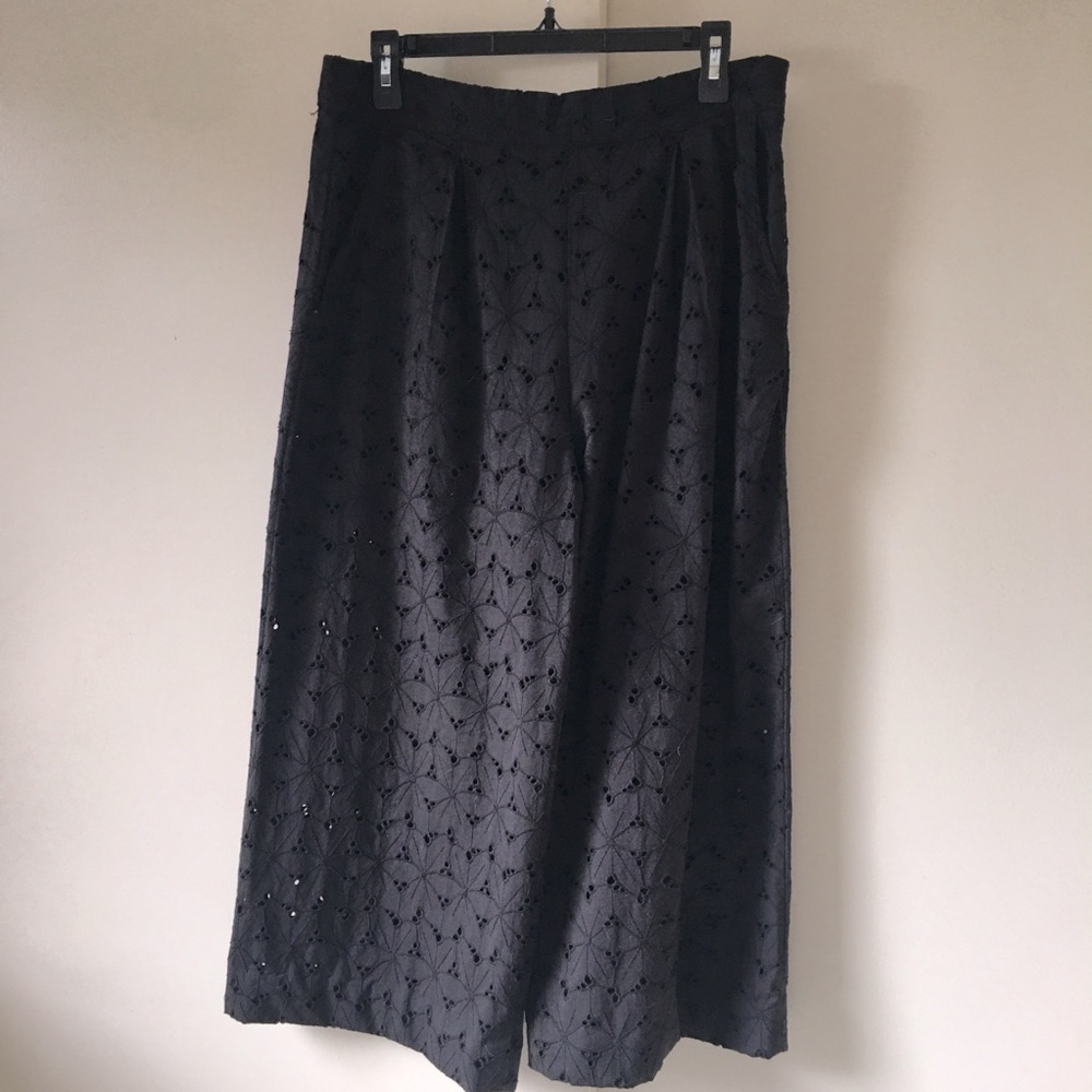 Zara Eyelet Wide Leg Cropped Pants